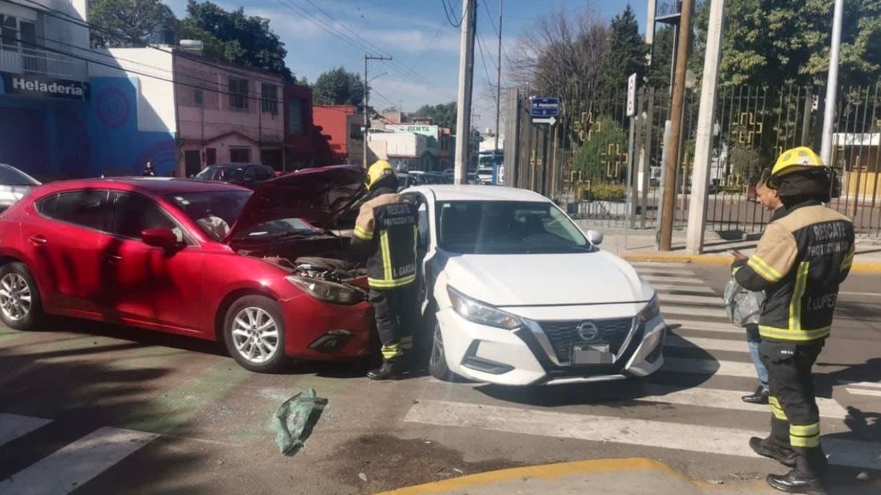 VIDEO: Choque sobre la 35 Poniente paralizó tráfico en Puebla hoy; hay dos lesionados