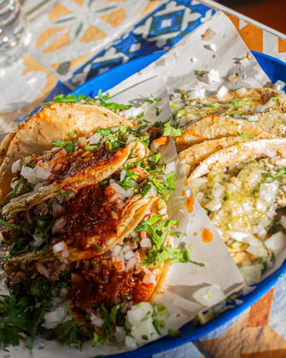 Un destacado influencer en gastronomía asegura que el mejor taco de suadero de México está en este lugar de CDMX