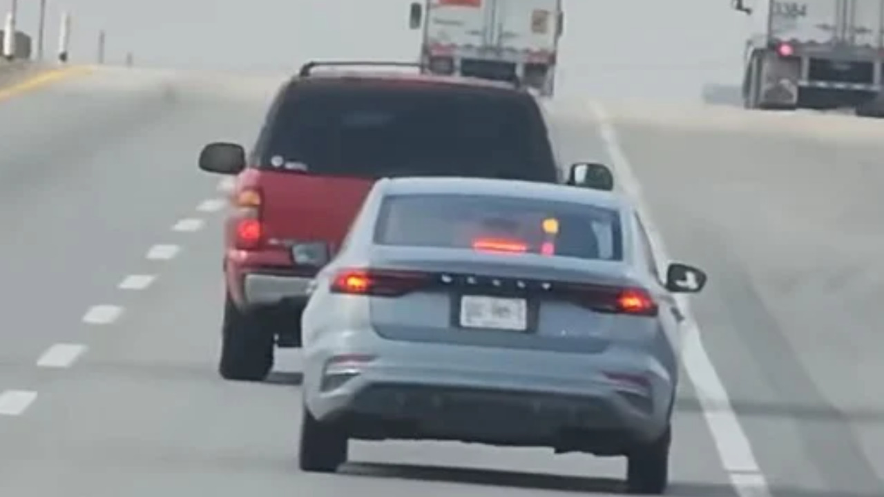 ¡Están robando, pélate!”: Familia graba impactante asalto en autopista Reynosa-Monterrey