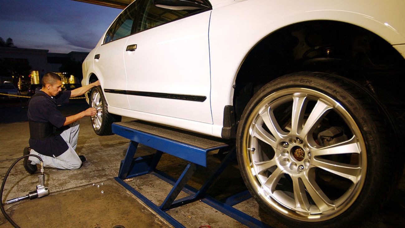 ¡Ya no lo puedes tunear! Multas por modificar tu auto en CDMX durante 2026