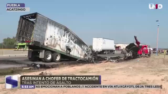 En un violento asalto, asesinan a conductor de carga en la autopista Acatzingo-Ciudad Mendoza, evidenciando la crisis de seguridad que se vive en el estado de Puebla.