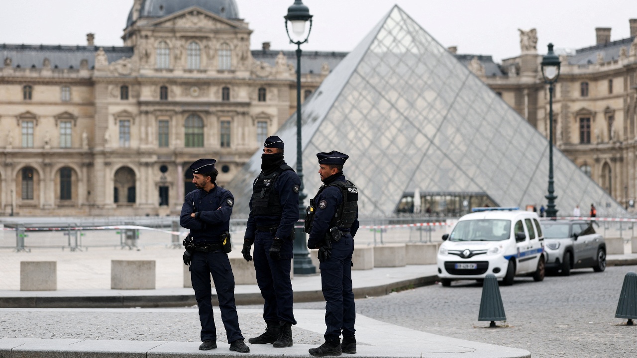 Francia: Sujetos cometen robo al Museo del Louvre: esto sabemos