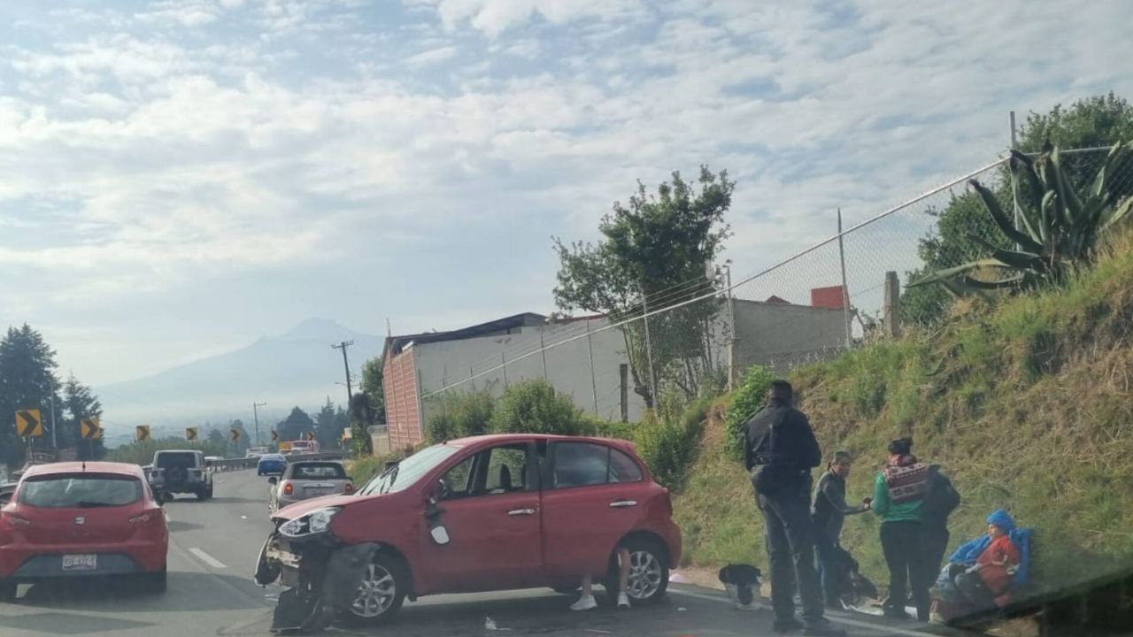 Accidente colapsó la carretera Apizaco-Tlaxcala hoy; hay cierre y tráfico intenso
